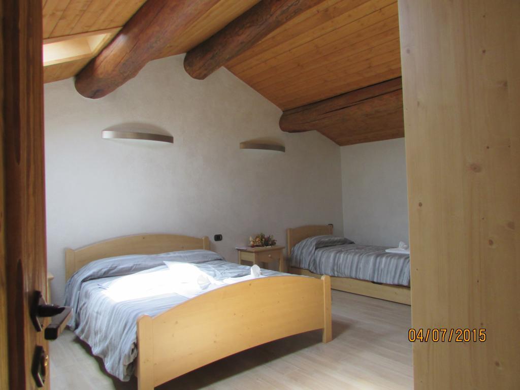 Locanda Il Campo Della Quercia San Damiano Macra Cameră foto